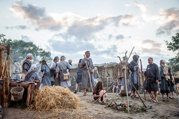 Schauspieler an der Arbeit während des Drachenfestes 2016
